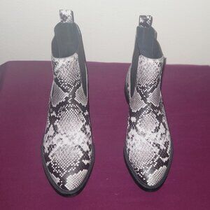 Treasure & Bond Gabriella Chelsea boot in a black and white snake print. Size 8